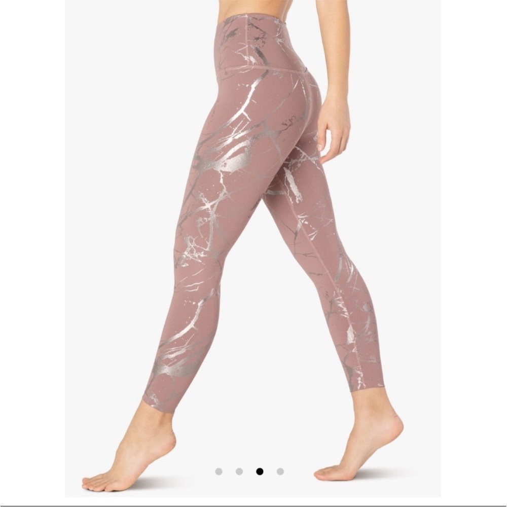 Beyond Yoga • lost your marbles mauve silver leggings sz XS